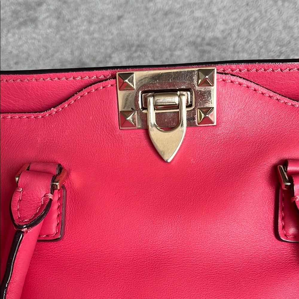 Valentino Pink Studded Tote Bag with Rockstud Detailing - Picture 4 of 12